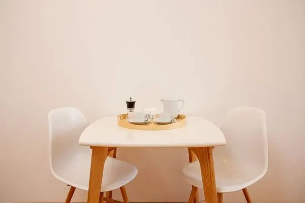 One-Bedroom Apartment 2F