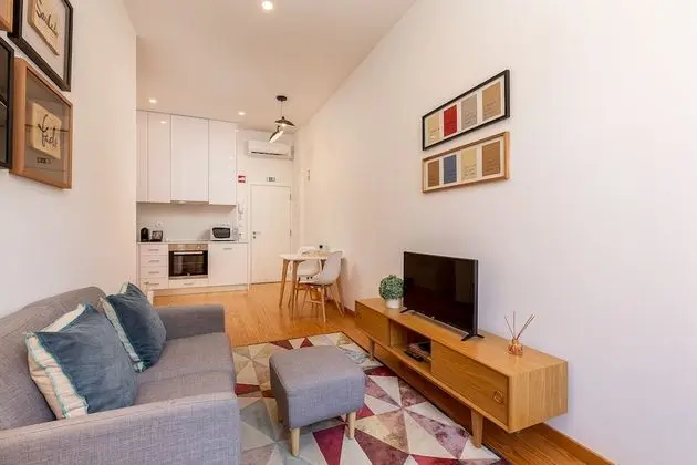 One-Bedroom Apartment 2F