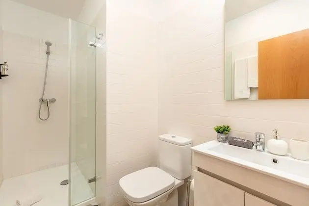 One-Bedroom Apartment 2F