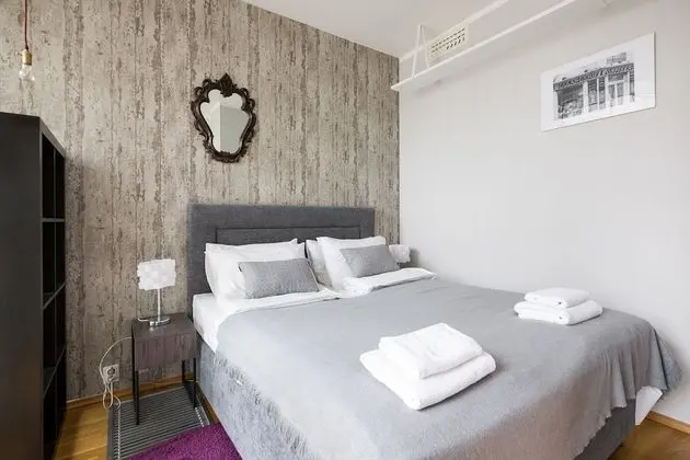 Deluxe Apart Daire, 2 Yatak Odası, Balkon (for 6 people, Łobzowska Street)