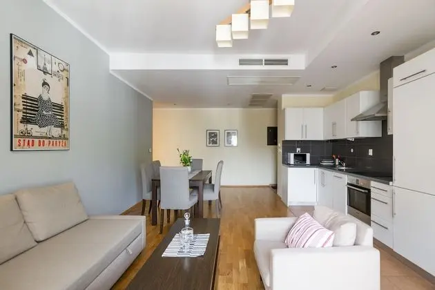 Deluxe Apart Daire, 2 Yatak Odası, Balkon (for 6 people, Łobzowska Street)
