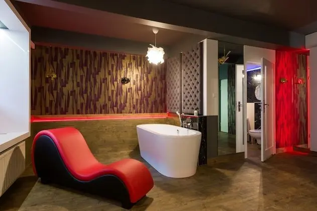 Romantic Oda (Round Bed, 2 adults, Biskupia Street)