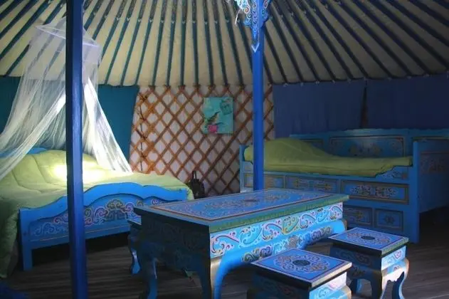 Büyük Yataklı Tek Kişilik Oda