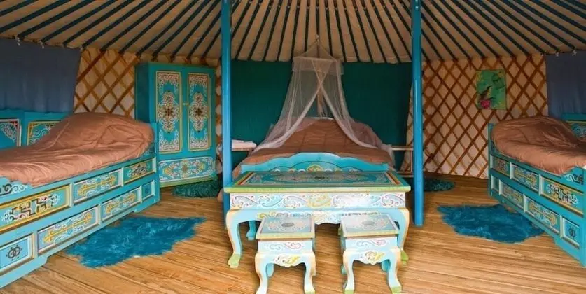 Büyük Yataklı Tek Kişilik Oda