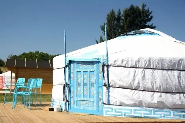 Büyük Yataklı Tek Kişilik Oda