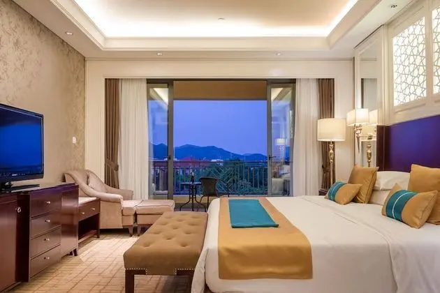 Deluxe Tek Büyük Yataklı Oda, Bahçe Manzaralı