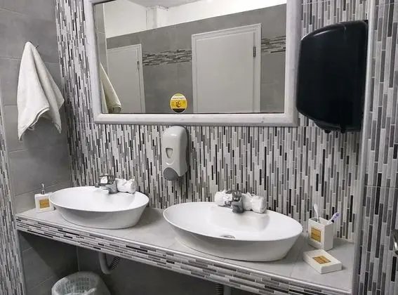 Basic Ortak Ranzalı Oda, Sadece erkekler için (8 Beds)