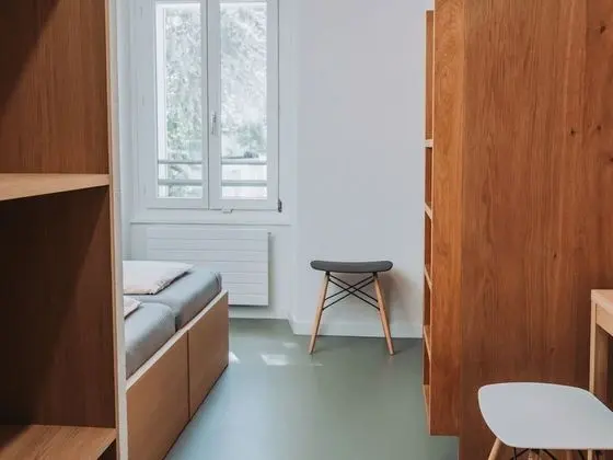 Dört Kişilik Oda, Ortak Banyo