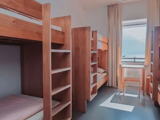 Ortak Ranzalı Oda, Ortak Banyo (Sextuple Room)