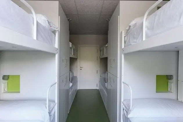 Standard Dört Kişilik Oda, Ortak Banyo