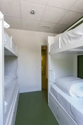 Standard Dört Kişilik Oda, Ortak Banyo