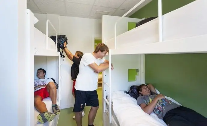 Standard Dört Kişilik Oda, Ortak Banyo