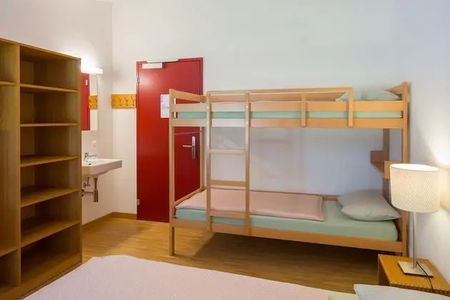 Dört Kişilik Oda, Ortak Banyo