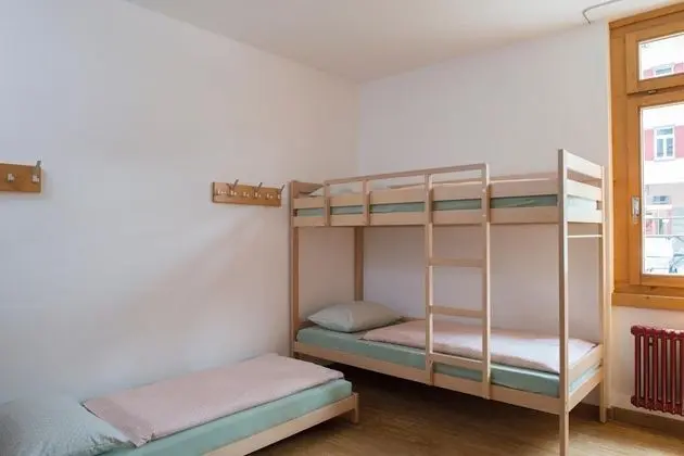 Dört Kişilik Oda, Ortak Banyo