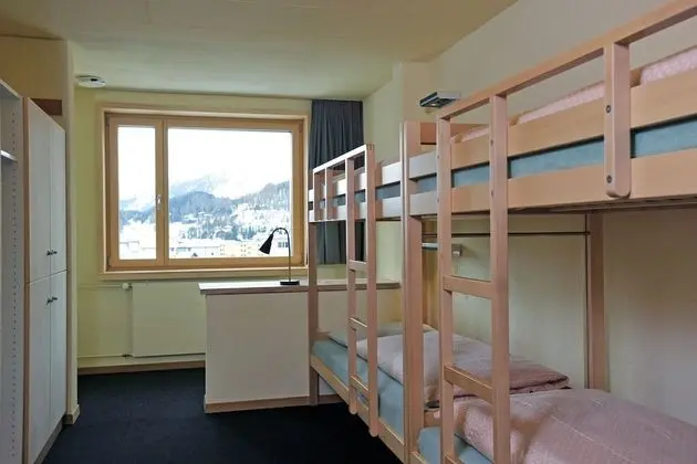 Dört Kişilik Oda, Ortak Banyo