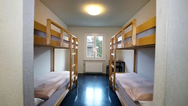 Dört Kişilik Oda, Ortak Banyo