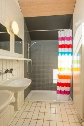 Standard Dört Kişilik Oda, Ortak Banyo