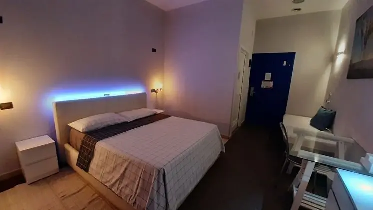 Comfort Tek Büyük Yataklı Oda, 1 Çift Kişilik Yatak, Ortak Banyo