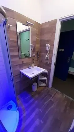 Comfort Tek Büyük Yataklı Oda, 1 Çift Kişilik Yatak, Ortak Banyo