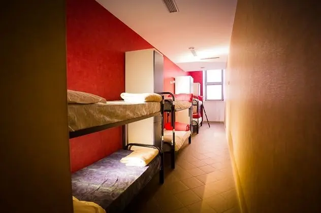 Ortak Ranzalı Oda, Ortak Banyo