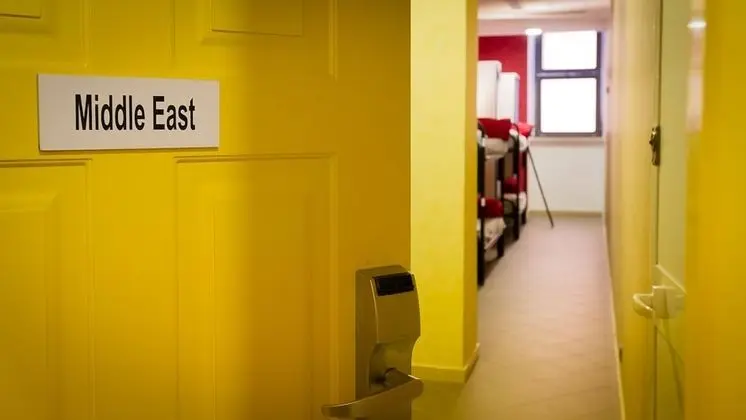 Ortak Ranzalı Oda, Ortak Banyo