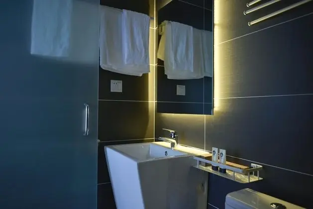 Comfort Tek Büyük Yataklı Oda, Avlu