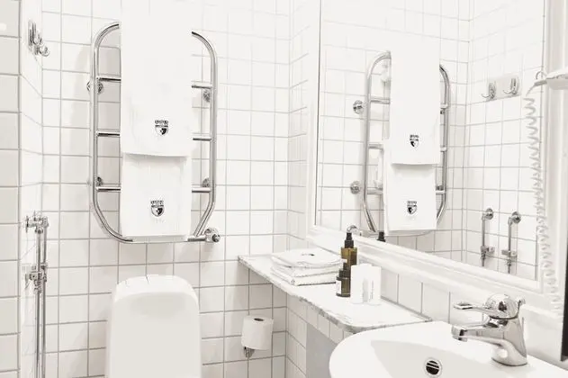 Basic Tek Büyük Yataklı Oda