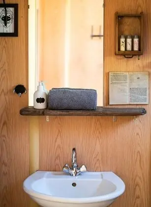 Studio Apartment (2 adults)