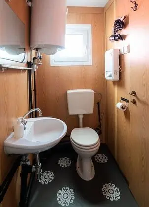 Studio Apartment (2 adults)