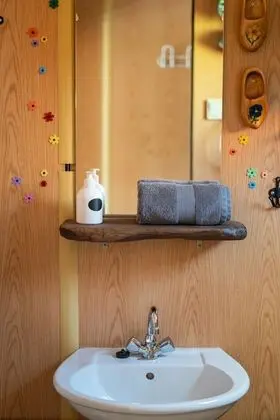 Studio Apartment (2 adults)