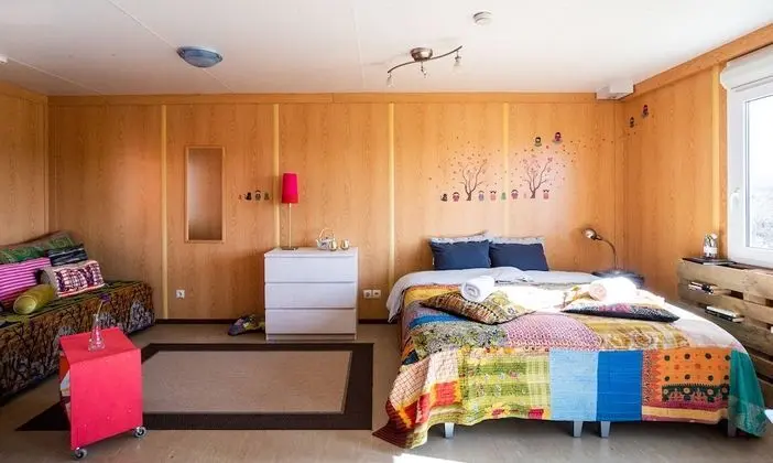 Studio Apartment (3 adults)