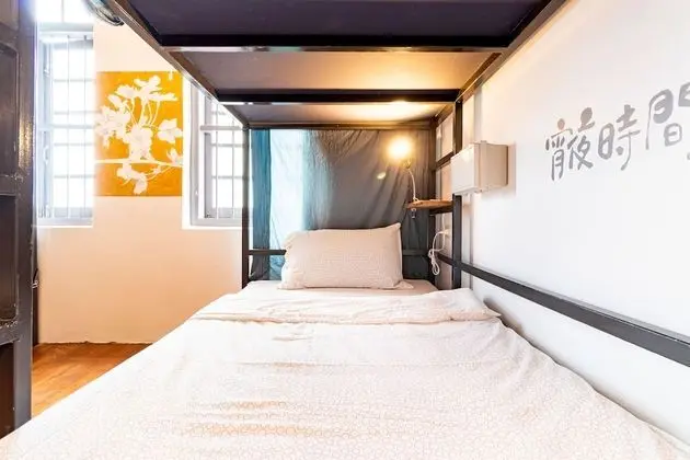 Female dorm with share bathroom