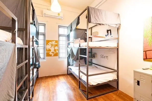 Female dorm with share bathroom