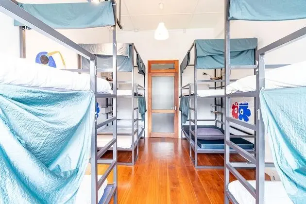 Mixed dorm with share bathroom