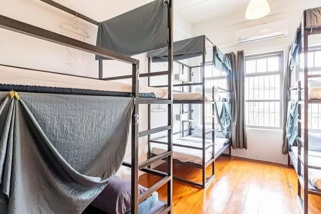 Mixed dorm with share bathroom