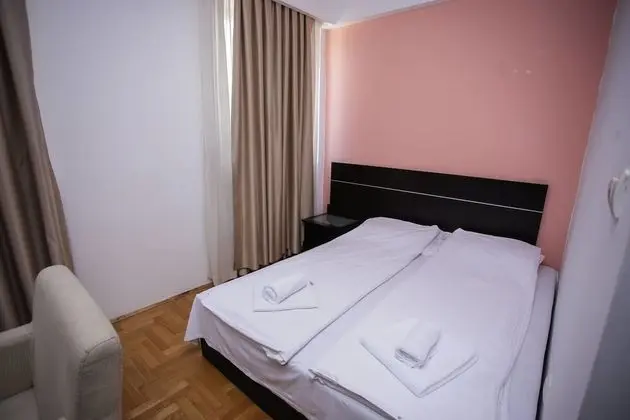 Tek Büyük Yataklı Oda