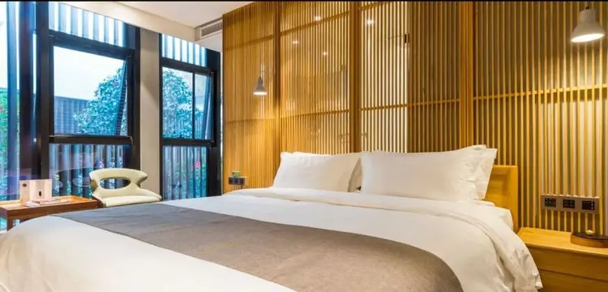 Design Tek Büyük Yataklı Oda, 1 Büyük (Queen) Boy Yatak, Sigara İçilmez