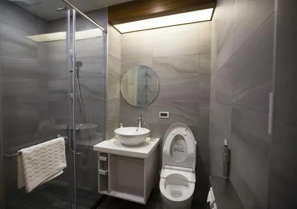Tek Büyük Yataklı Oda, Balkon