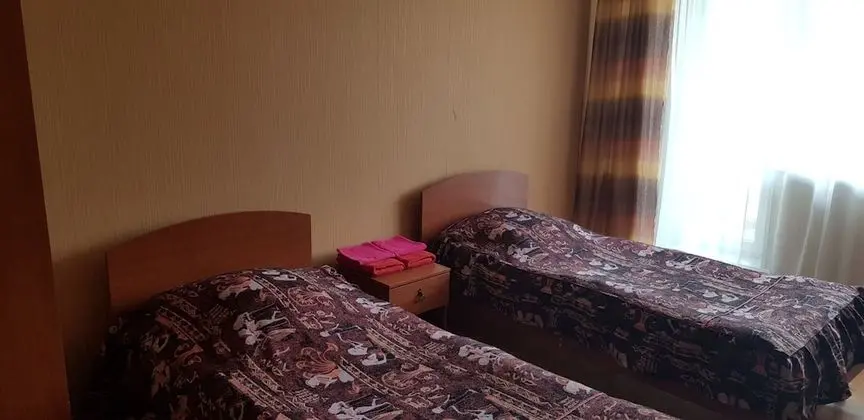 Standard Tek Büyük veya İki Ayrı Yataklı Oda, Ortak Banyo