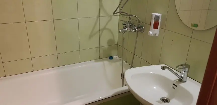 Standard Tek Büyük veya İki Ayrı Yataklı Oda, Ortak Banyo