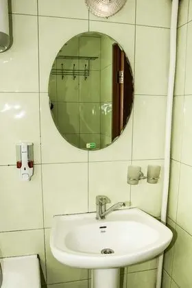 Standard Tek Büyük veya İki Ayrı Yataklı Oda, Ortak Banyo