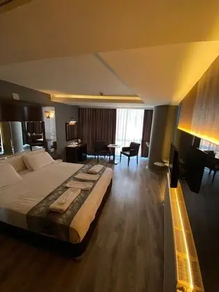 Deluxe Tek Büyük Yataklı Oda