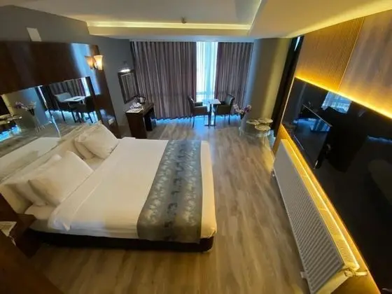 Deluxe Tek Büyük Yataklı Oda