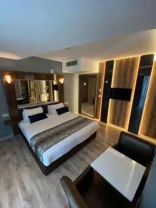 Deluxe Tek Büyük Yataklı Oda