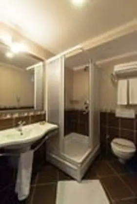 F Blok Banyo