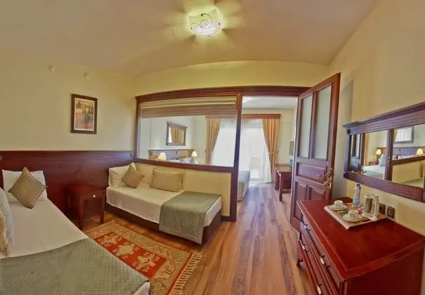 https://imagessl.etstur.com/files/images/hotelImages/TR/51848/l/Yucelen-Hotel-Oda-252184.jpg