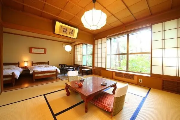 İki Ayrı Yataklı Oda (with Tatami space)