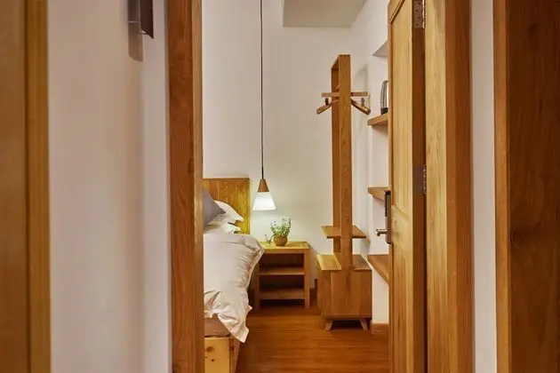 Family Oda, Bahçeli