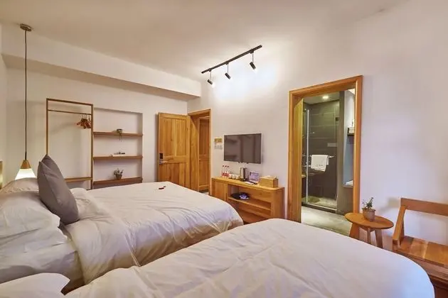 Family Oda, Bahçeli