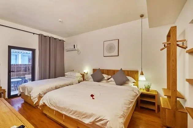 Family Oda, Bahçeli